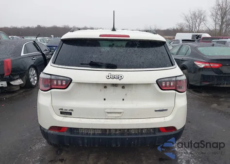 2018 Jeep Compass Latitude 4X4 из США, поврежденный, VIN 3C4NJDBB9JT366309